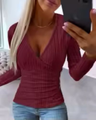 Col en V tricoté